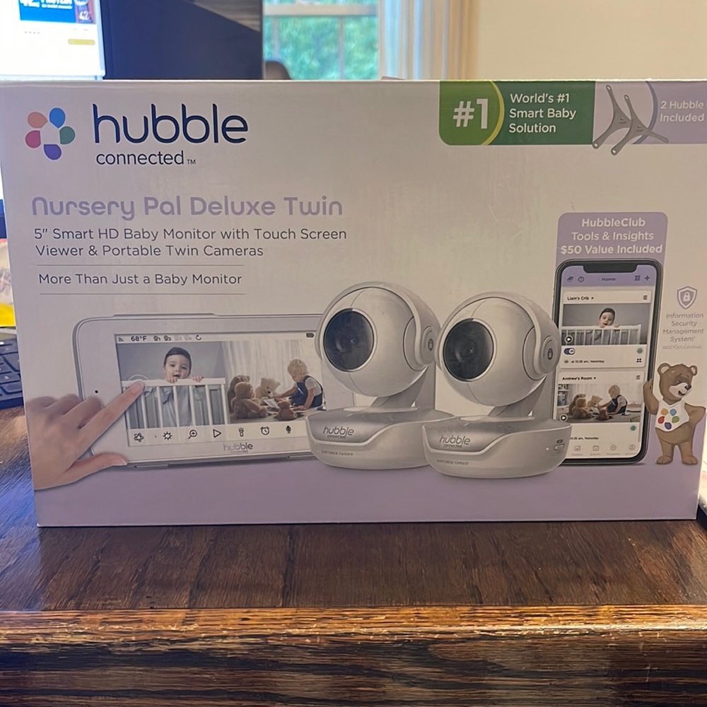 Hubble Connected twin baby monitor